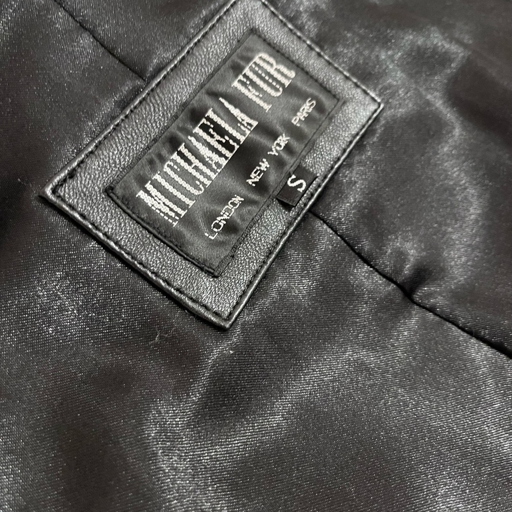 Chic Black Fur Jacket - image 8